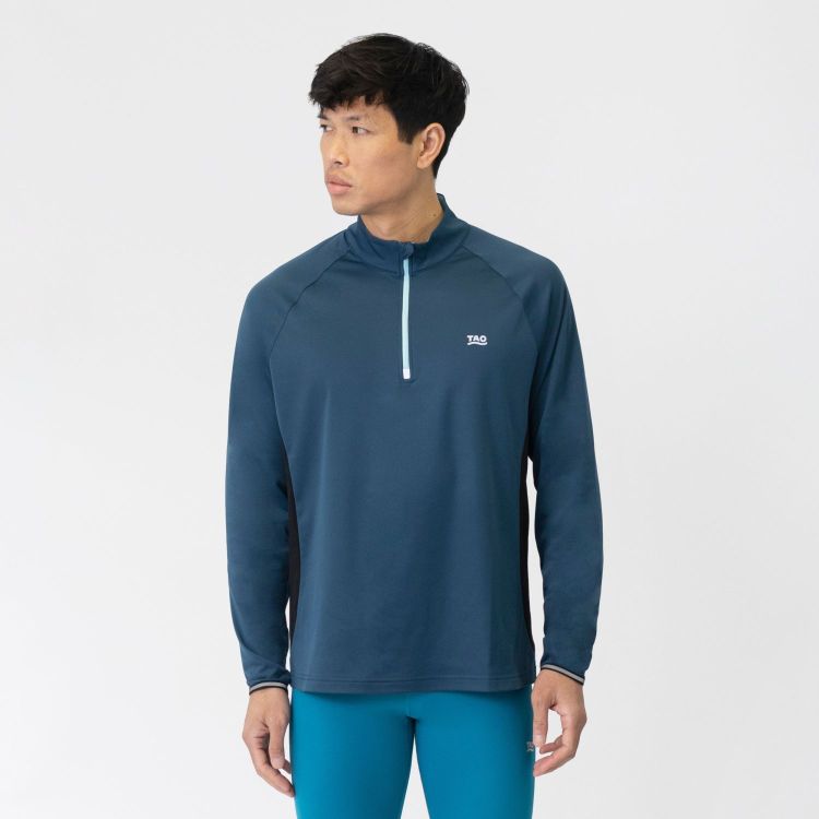 TAO Sportswear - ARIS - Warmes, besonders atmungsaktives Laufshirt mit Mesh-Einsatz - deep sea