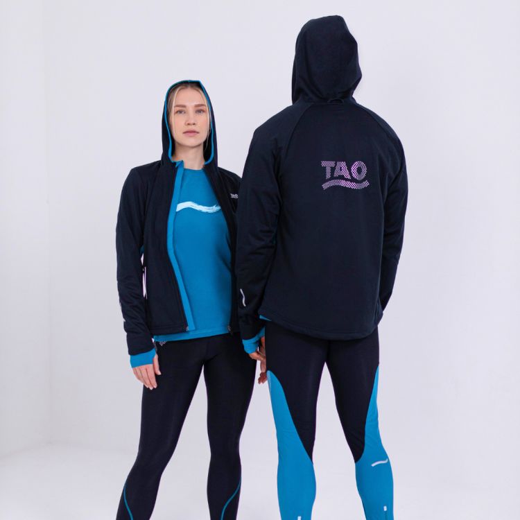 TAO Sportswear - EDVIN - Warme Laufjacke mit Kapuze und Handschlaufe - black
